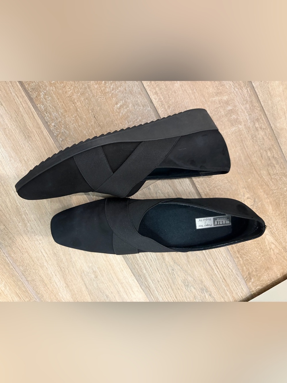 Munro Traveler slip on Wedge black Loafers size 11 Narrow
